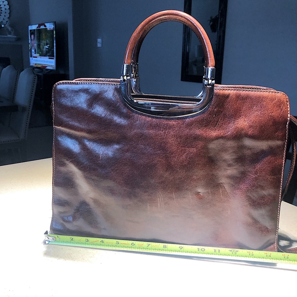 Borse in Pelle Genuine Leather Tote. Made In Italy. Has a few small scratches.